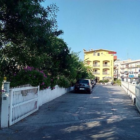 Hotel Eliseo Giardini Naxos Exterior photo